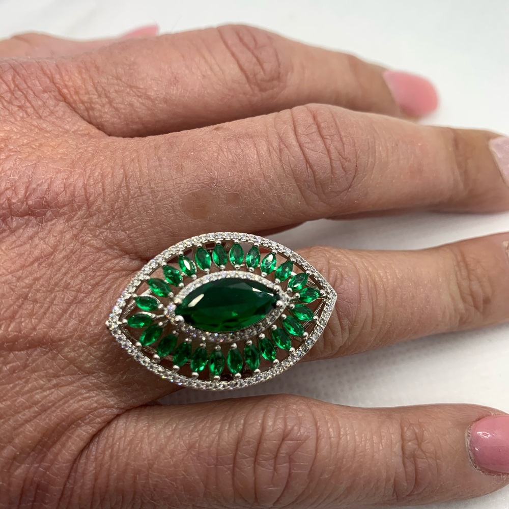 Simulated Emerald, Simulated Diamond Ring1.00 ctw - Picture 6 of 6